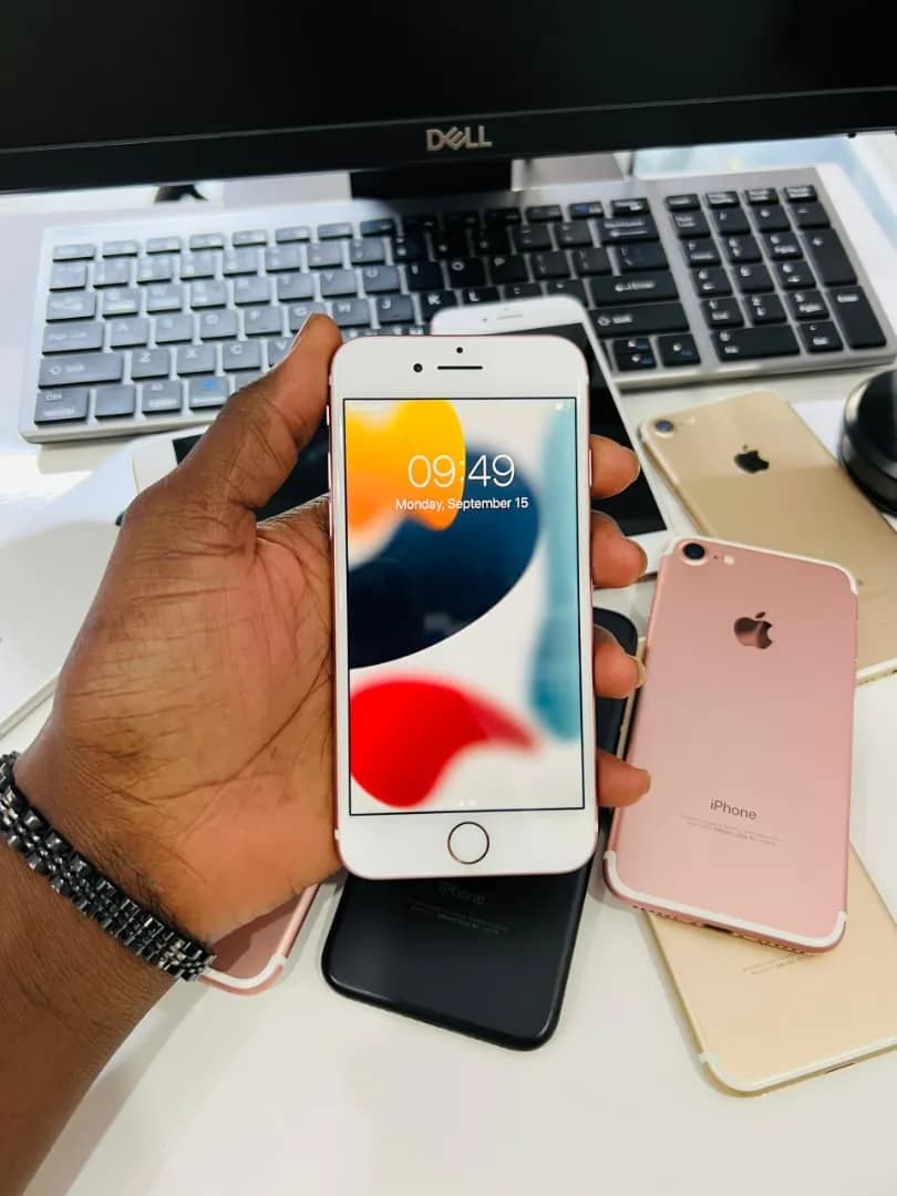 IPHONE 7  3