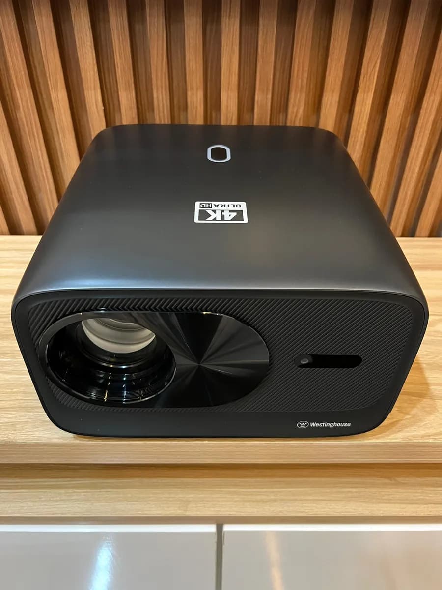 Projecteur Westinghouse Cinéma Professionnel Ultra Haut de Gamme 4K UHD (200 Pouces) 4