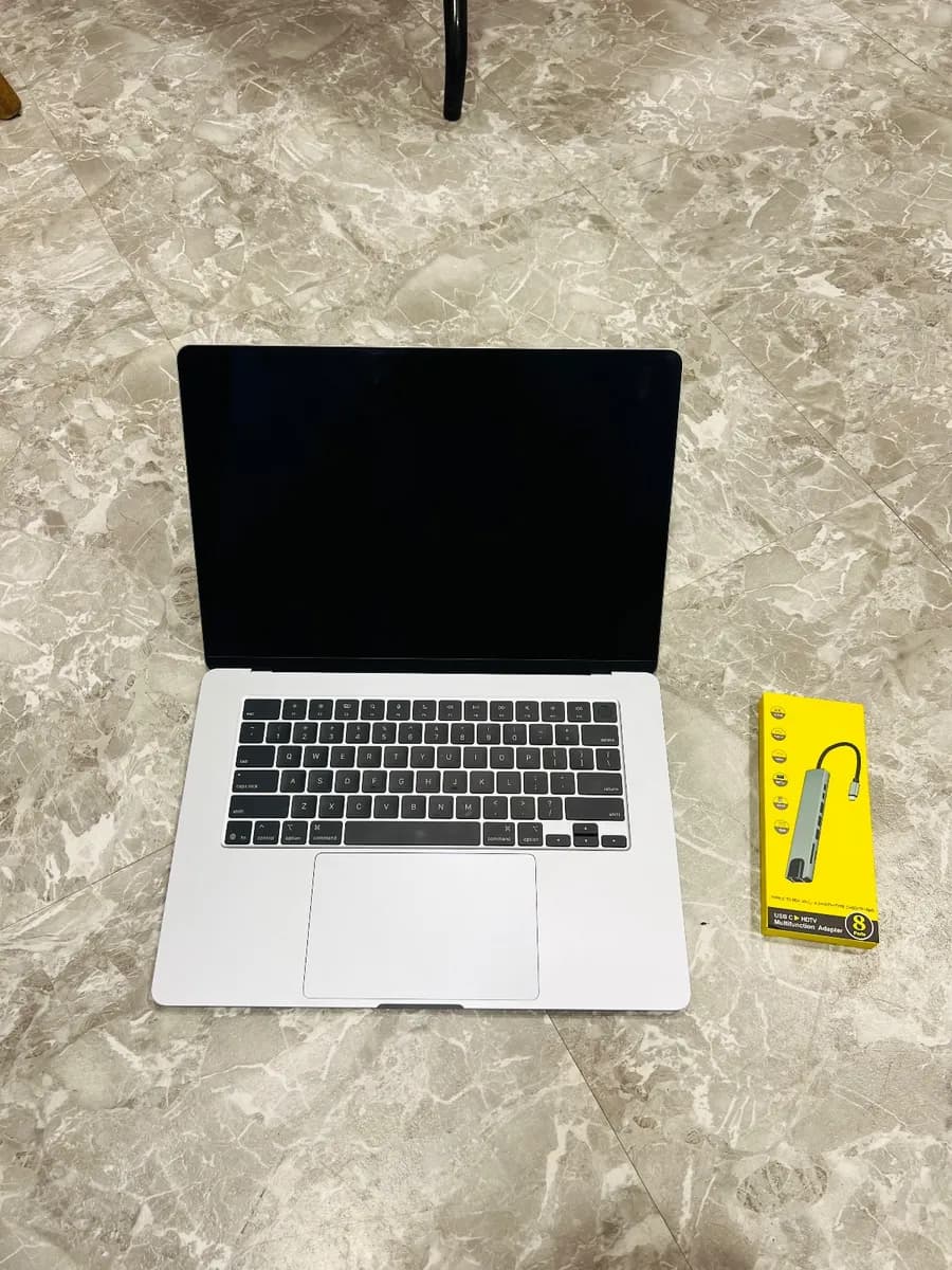 APPLE MACBOOK AIR 15" (PUCE M4)- 256Go 16Ram  - 2