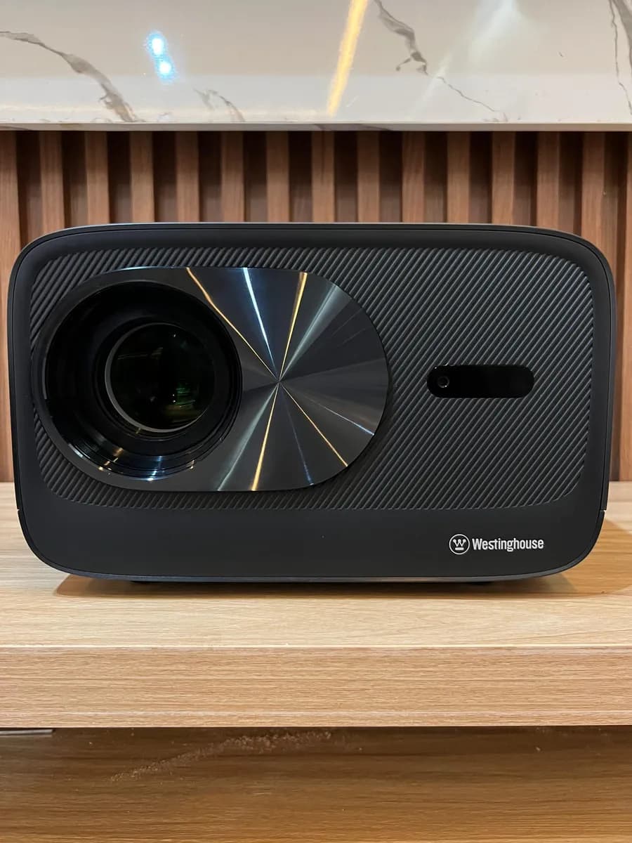 Projecteur Westinghouse Cinéma Professionnel Ultra Haut de Gamme 4K UHD (200 Pouces) 1