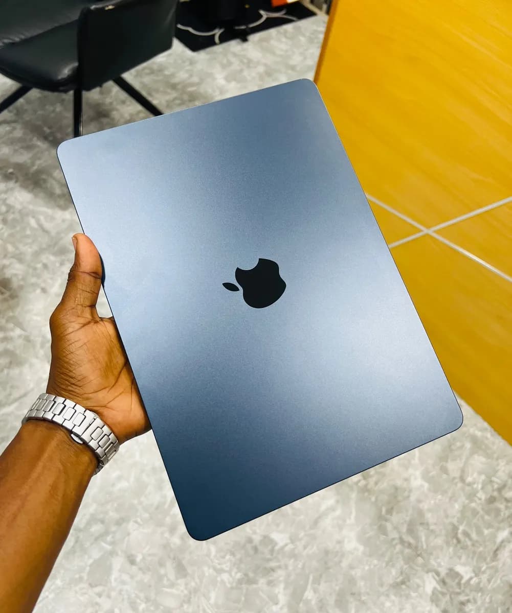 Apple MacBook Air M2 13" - 256Go 16Ram